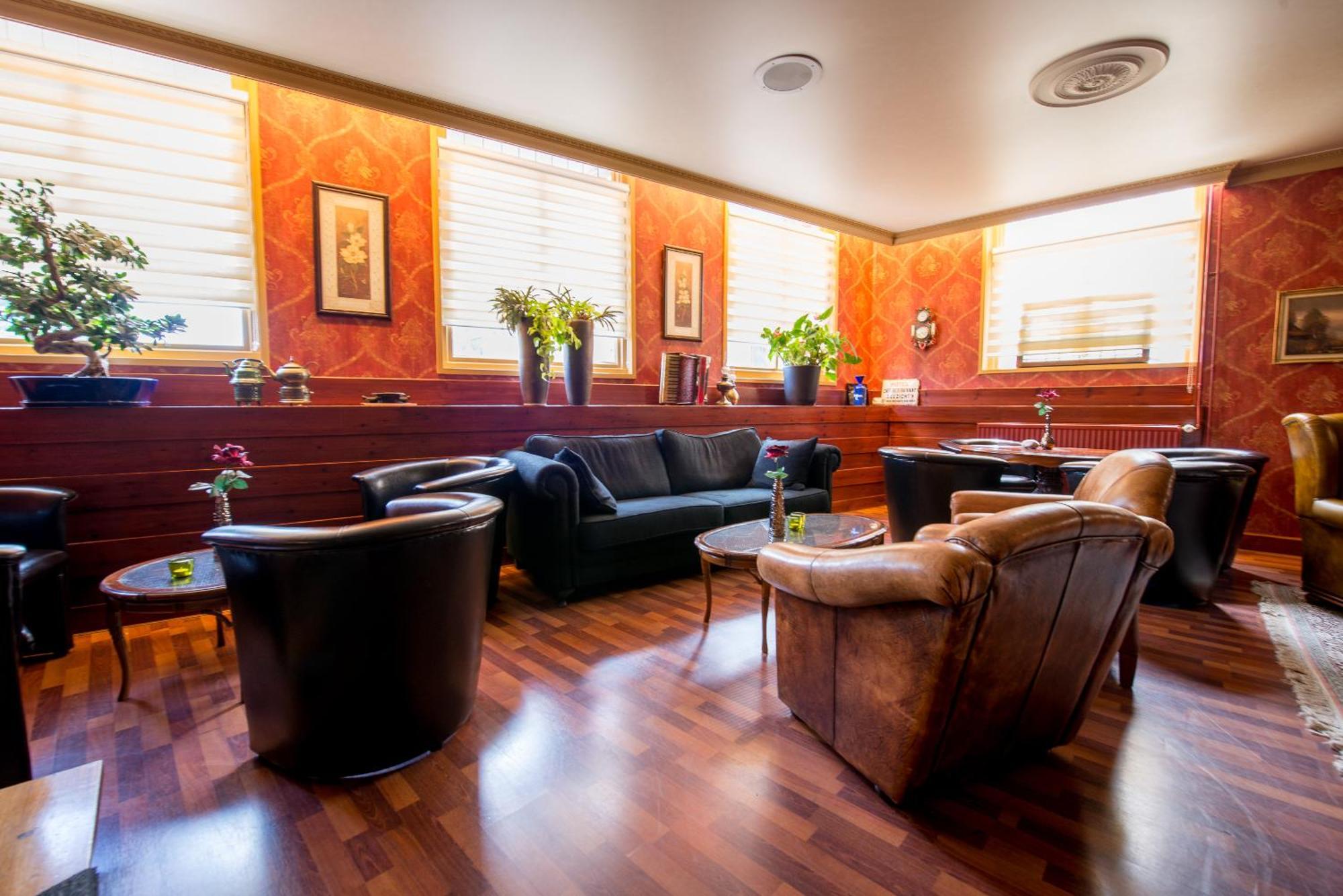 Hotel Zeezicht ฮาร์ลิงเงน ภายนอก รูปภาพ