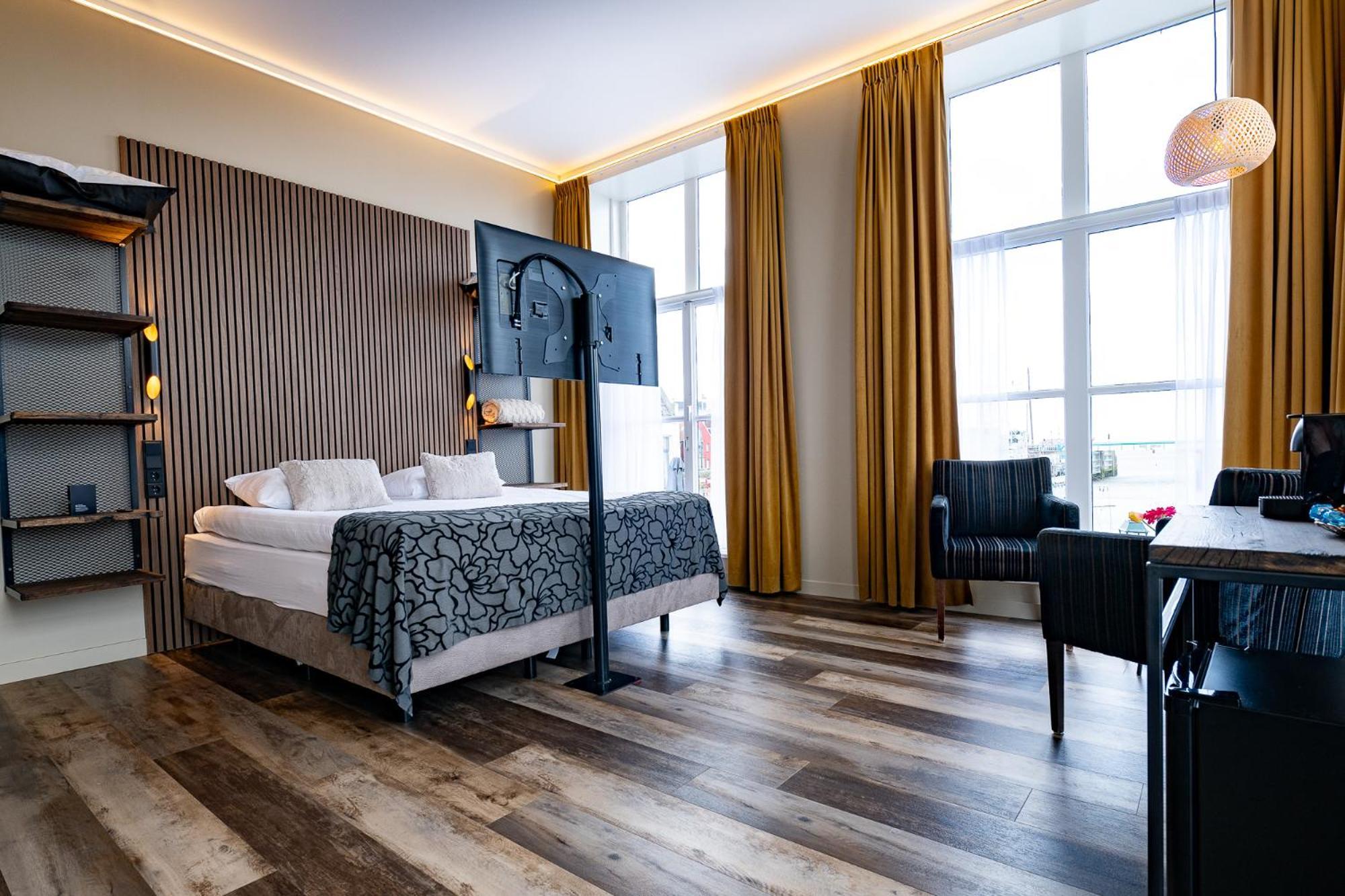 Hotel Zeezicht ฮาร์ลิงเงน ภายนอก รูปภาพ