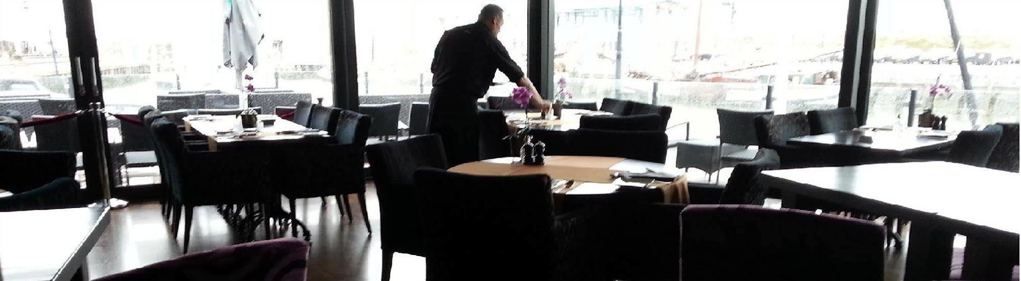 Hotel Zeezicht ฮาร์ลิงเงน ภายนอก รูปภาพ
